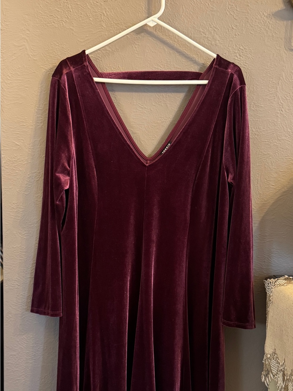 torrid Wine Velvet V‑Neck Long Sleeve Dress